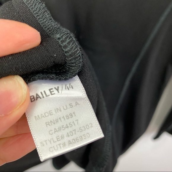 Bailey 44 black blazer with spandex size M - Picture 4 of 6